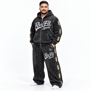 Ensemble de survêtement unisexe avec veste zippée à motifs en strass et pantalon ample, étiquette personnalisée, style streetwear, avec détails personnalisés sur toute la surface, vêtements d'automne - Product Image 1