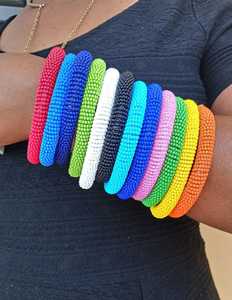 Paire assortie de bracelets en perles de verre bleues et blanches au crochet, motif en spirale, pour femmes, décoration décontractée, artisanat fait main - Product Image 3