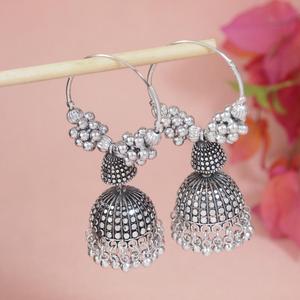 Boucles d'oreilles pendantes bohèmes afghanes en argent oxydé avec perle - Product Image 5