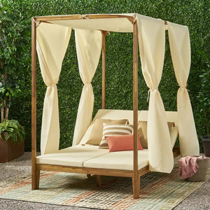 Lit de repos d'extérieur en bois de teck avec rideaux, mobilier de jardin, de patio et de resort - Product Image 1