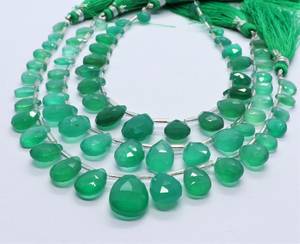 Perles d'onyx vert naturel facettées en forme de poire 6x8-8x12 MM, onyx briolette 7 pouces, brin de perles d'onyx vertes en forme de poire pour la création de bijoux - Product Image 3