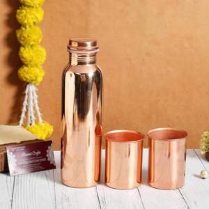 Bouteille d'eau en cuivre pur avec deux verres à boire, ensemble cadeau bien-être ayurvédique haut de gamme, réutilisable, anti-fuite - Product Image 6