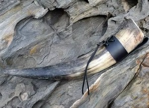 Chope à bière artisanale en corne de buffle naturelle, écologique, style rustique, de REHMAN CRAFT - Product Image 5