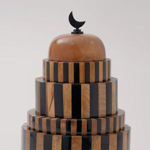 Conteneur à bonbons en bois noir et noyer fait main, à plusieurs niveaux, pot à sucre, support à desserts, centre de table pour la décoration de table de fête - Product Image 2