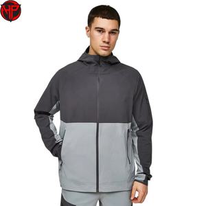 Ensemble de survêtement coupe-vent pour homme, design personnalisé, avec vestes zippées de haute qualité et pantalons de jogging en nylon - Product Image 2