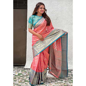 Sari de Seda Kanjivaram de Melocotón con Tejido Zari Tradicional de Elite Weaves, Reversible, de Secado Rápido y Protección Solar para Mujer - Product Image 2