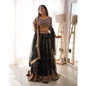 Ensemble de lehenga choli pour femmes, vêtements de fête, avec travail de fil et de sequins - Product Image 3