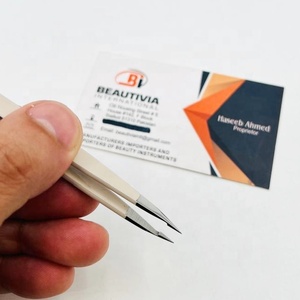 Pinzas para Cejas Beige Puntiagudas de Acero Inoxidable Ecológicas, Marca Privada OEM, para Recortar y Dar Forma - Product Image 1