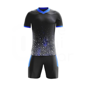 Maillots et shorts de football sur mesure en gros, uniformes de football OEM, impression numérique de haute qualité, vêtements d'équipe respirants et légers - Product Image 1