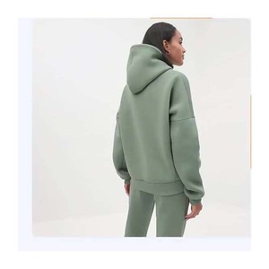 Conjuntos deportivos de color sólido personalizados para mujer, estilo oversize con bolsillo. - Product Image 2