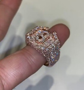 แหวนชื่อตัวอักษรประดับเพชรโมอิสซาไนต์แบบกำหนดเอง เครื่องประดับฮิปฮอปสำหรับผู้ชาย - Product Image 1