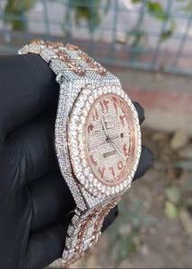 นาฬิกาแฟชั่นสแตนเลสสตีลประดับเพชร VVS คุณภาพสูง พร้อมตัวล็อคที่แข็งแรงเพื่อการสวมใส่ที่ปลอดภัย มีจำหน่ายแล้ว - Product Image 3