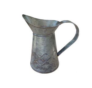 Jarra de Metal Estilo Rústico con Asa Larga y Patrón en Relieve para Exhibición Decorativa de Flores - Product Image 1