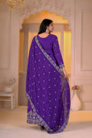 Ensemble Kurti Chinon multi-broderies avec palazzo élastique doublé et dupatta assorti pour femme UV 155