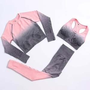 Conjunto de Yoga Degradado de 3 Piezas: Top Corto con Cuello Redondo, Sujetador Deportivo Racerback y Leggings de Cintura Alta de Spandex y Poliéster de Longitud Completa que Absorben el Sudor - Product Image 4