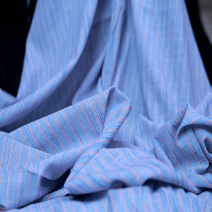 Tela de algodón Khadi de alta calidad para camisas de verano para hombres y mujeres en oferta. Tela de algodón Khadi. - Product Image 3
