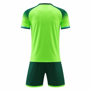 Tenues de football tendance entièrement personnalisables, ensembles de football en gros, vêtements de football confortables, fabrication professionnelle, prix abordable, pour hommes - Product Image 2