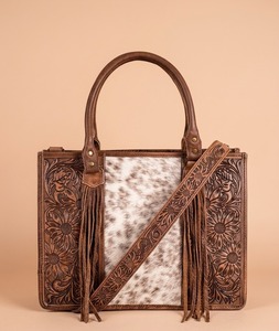 Sac fourre-tout décontracté en cuir véritable avec imprimé animalier, motif floral gaufré et pompon, avec bandoulière pour femme - Product Image 1