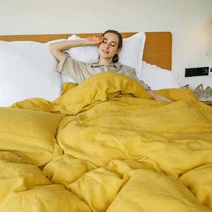 ชุดผ้าห่มผ้านวมสีเหลืองมัสตาร์ด ผ้าฝ้ายซักได้ พร้อมกระดุมมะพร้าว ปลอกหมอน 2 ใบ ชุดเครื่องนอนสไตล์โบโฮ สำหรับโรงแรม งานแต่งงาน และตกแต่ง - Product Image 1