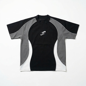 เสื้อยืดกีฬาสีดำ/เทา — ผลิตจากผ้าโพลีผสมเพื่อประสิทธิภาพสูง |   OEM แบรนด์ส่วนตัว - Product Image 1