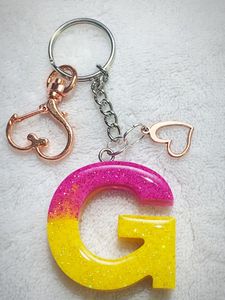 Llavero de Resina Hecho a Mano con Letras del Alfabeto, Llavero Personalizado con Nombre para Bolsos, Llaves y Regalos - Product Image 3