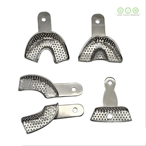 Kit de Bandejas de Impresión Dental de Ortodoncia de Acero Inoxidable Reutilizables con Diseño Perforado para Impresiones Dentales Clínicas Precisas - Product Image 1