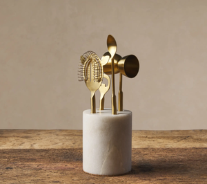 Ensemble de supports à outils de bar en marbre de luxe avec outils à cocktails en acier inoxydable doré, jigger, passoire, ouvre-bouteille, cuillère et support. - Product Image 2