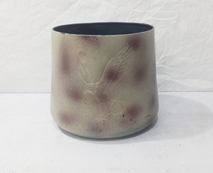 Maceta marrón redonda con textura martillada, acabado vintage, decorativa, para plantas de interior y exterior, duradera y resistente al óxido. - Product Image 2