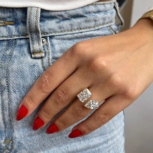 Bague Statement Femme Double Pierre 6,50 Carats en Or Massif 14K Certifié IGI, Taille Poire et Taille Radiant, Cultivée en Laboratoire, Toi et Moi - Product Image 6