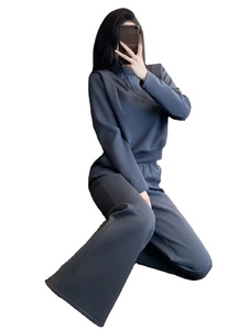 Conjunto Deportivo de Mujer, Corte Regular, 100% Algodón, Transpirable, con Sudadera con Capucha y Pantalones Deportivos, Diseño Acampanado de Alta Calidad con Patrón Liso para Invierno - Product Image 2