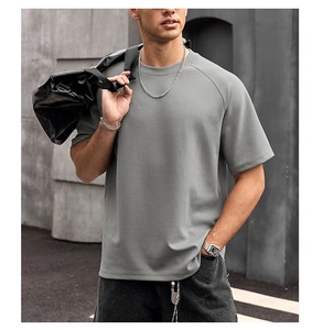 Nouvelle collection de t-shirts décontractés pour hommes à manches courtes, 100% coton, col rond et épaules tombantes, couleur unie, taille oversize, en provenance du Bangladesh - Product Image 4