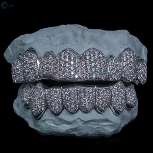 Grillz de Moissanita VVS, Apto para Probador de Diamantes, Plata de Ley 925, Totalmente Cubierto, Juego Completo 8 sobre 8 (Superior e Inferior), Grillz Dentales Personalizados Estilo Hip Hop - Product Image 2