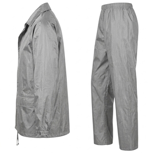 Traje Impermeable Rojo para Lluvia, Chaqueta con Capucha y Pantalones Impermeables, Ropa Casual para Exteriores Resistente a la Intemperie - Product Image 3