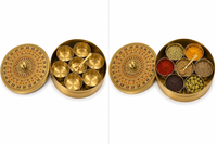 Boîte à masala en laiton avec 7 bols, rangement traditionnel indien pour épices, organiseur de cuisine avec compartiments