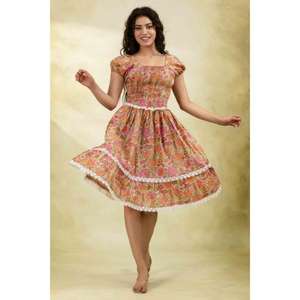 Robe midi smockée rose et orange à motifs floraux, manches bouffantes, col en U, à volants, en coton écologique, taille naturelle, pour soirée et tenue décontractée - Product Image 1