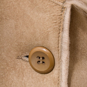 Abrigo de Piel de Oveja Elegante Personalizado para Mujer con Cuello y Puños de Piel, Chaqueta de Invierno de Manga Larga, Ropa Exterior de Gamuza Resistente al Viento - Product Image 6