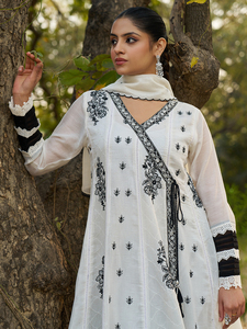 Conjunto de Salwar Kameez Kurta Étnico Bordado en Algodón Blanco, con Encaje Floral, Manga Larga, para Bodas y Diwali - Product Image 1