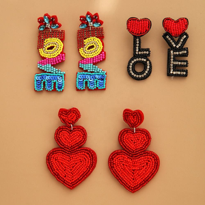Pendientes de Estilo Huggie con Cuentas de Corazón Rojo Vintage Bohemio, Pedrería de Colores, Joyería de Moda para Fiestas y San Valentín - Product Image 1
