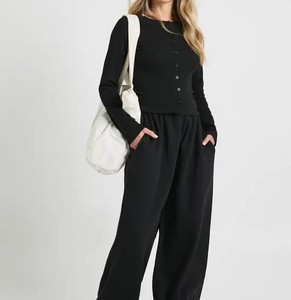 Conjunto de Sudadera de Cuello Redondo de Algodón para Mujer y Pantalones Deportivos a Juego, Fabricante de Ropa al por Mayor con Logotipo Personalizado OEM/ODM - Product Image 1