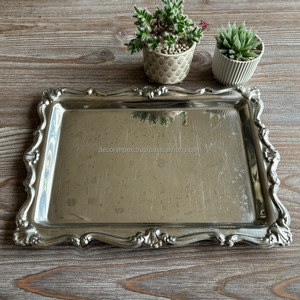 Bandeja decorativa redonda de metal con bordes recortados, perfecta para postres y exhibir a la hora del té, disponible en cantidad a granel - Product Image 1