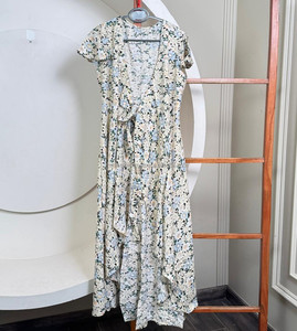 Vente en gros 2025 haut-bas Maxi robe col en v décontracté été grande taille robe avec cravate taille et manches flottantes tenue de plage élégante - Product Image 3