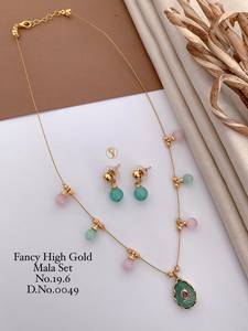 Elegante conjunto de collar dorado con cuentas verdes y rosas y colgante de gota de agua para mujer, joyería religiosa No.19.6. - Product Image 1