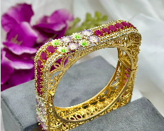 กำไลข้อมือทองเหลืองชุบทองประดับเพชร CZ คุณภาพพรีเมียม ดีไซน์ทันสมัย เปิดได้ เหมาะสำหรับงานแต่งงาน งานหมั้น และงานเลี้ยงสำหรับผู้หญิง - Product Image 3