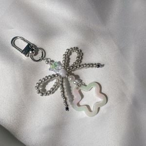 Llavero Bordado a Mano con Cuentas, con Bordado Floral de Primera Calidad, Regalo Exclusivo de Moda para Ella - Product Image 1