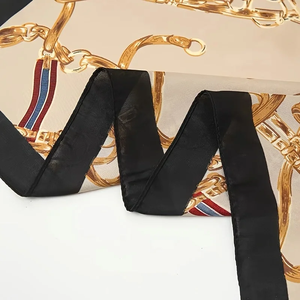 1 pièce Foulard carré en soie imprimée 70 cm pour femme, style tendance, avec motif chaîne et étrier, pour la tête, la décoration de sac et les vêtements - Product Image 3