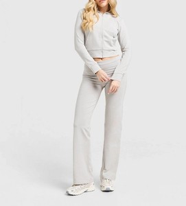 Nouvelle Arrivée : Sweats à Capuche Personnalisés pour Femme – Modèles Légers Effet Délavé, Style Urbain, et Sweats à Capuche Zippés Courts Oversize pour Femme - Product Image 3