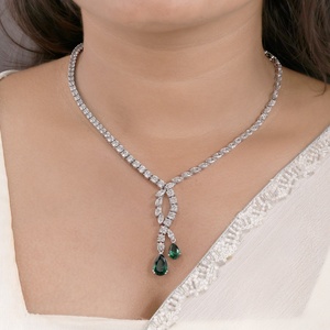 Ensemble collier et boucles d'oreilles en diamants de laboratoire plaqué or 9 carats, bijoux de mariée tendance avec pierres rondes taille brillant - Product Image 1