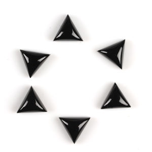 Cabujones de Ónix Negro Natural de Alta Calidad, Corte Triangular de 10x10mm, Parte Posterior Plana, Calibrados, Piedras Sueltas para Joyería, Suministro Directo - Product Image 1