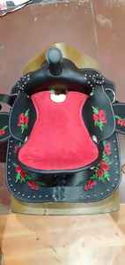 Silla de montar para caballo de cuero genuino hecha en India, de la mejor calidad, para suministros de equitación europea, precio de fábrica. - Product Image 2