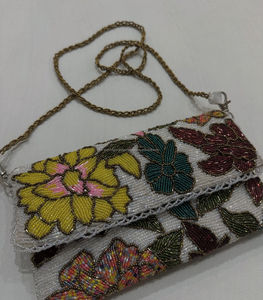 Bolsos de mano con cuentas hechos a mano de diseñador para mujer india, bolsos de mano para fiesta de compras de estilo bohemio, bolsos de mano al por mayor - Product Image 5